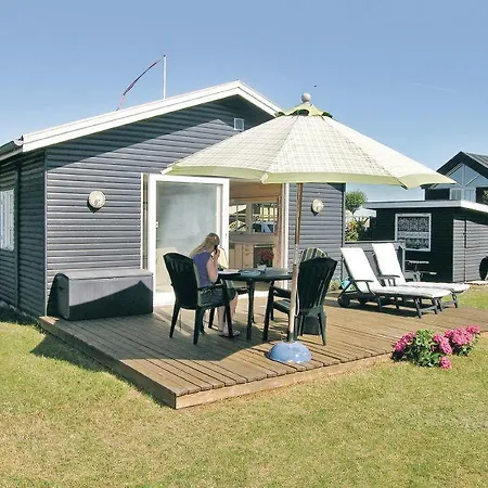 Beach Front Home In Nyborg With Wifi Prázdninový dům *
