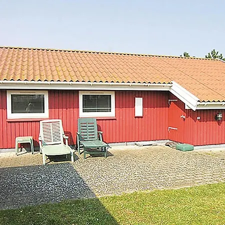 Beach Front Home In Nyborg With Wifi Prázdninový dům *