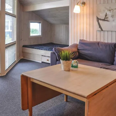 Prázdninový dům Beach Front Home In Nyborg With Wifi *