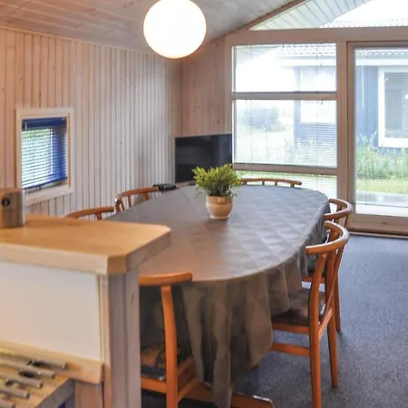 Prázdninový dům Beach Front Home In Nyborg With Wifi *